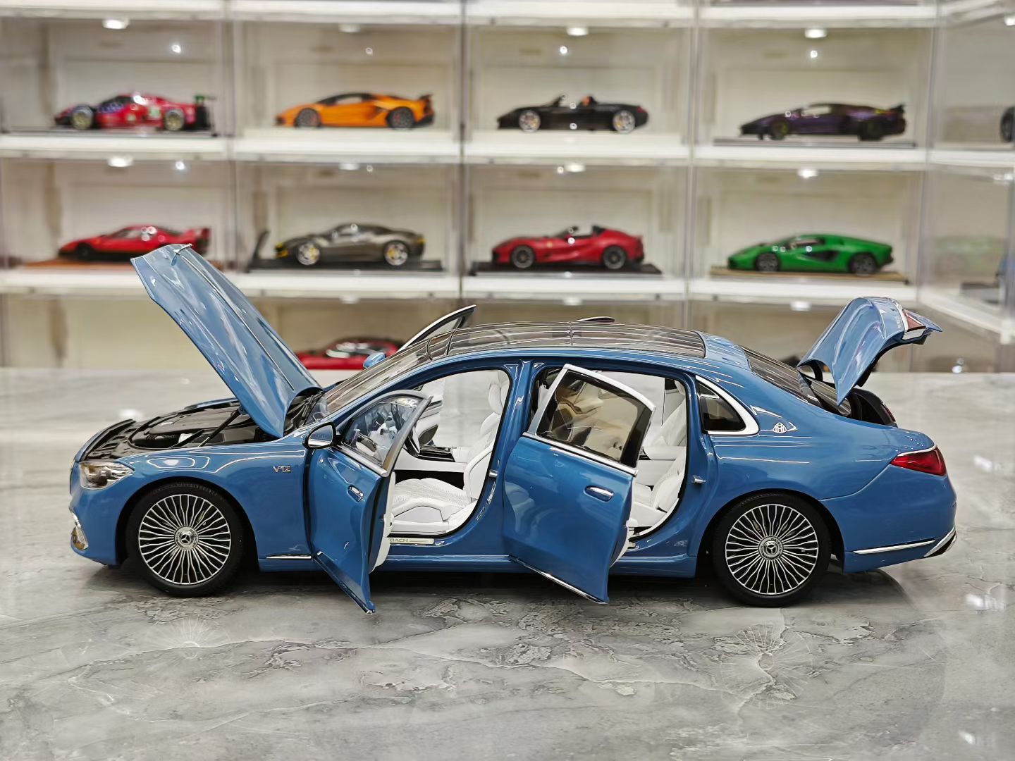 AR 1/18 Mercedes-Benz Maybach S-Class S680S