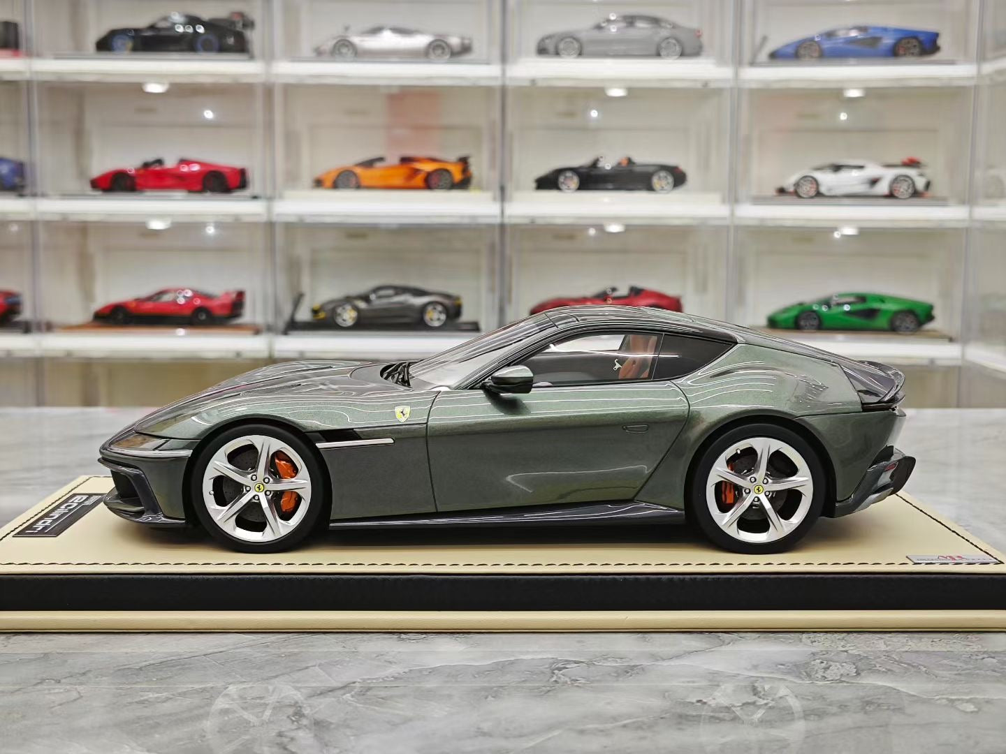 MR 1/18 Ferrari 12 Cilindri Special Edition