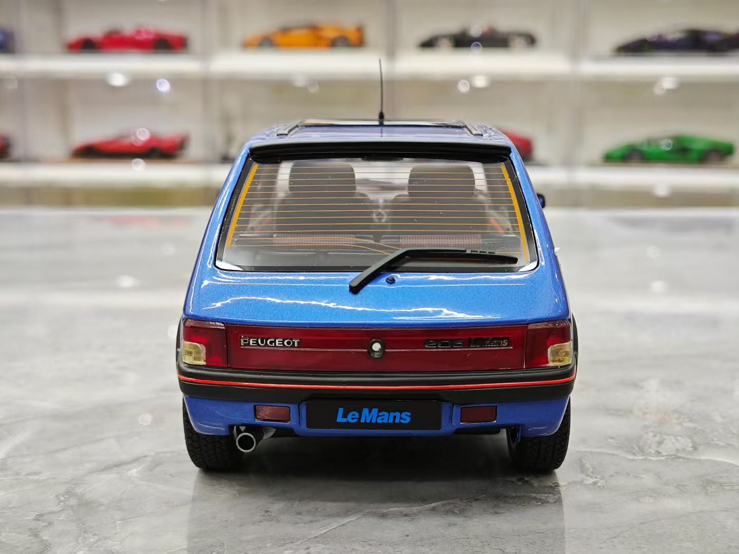 OTTO 1/18 Peugeot 205 1.9 GTI