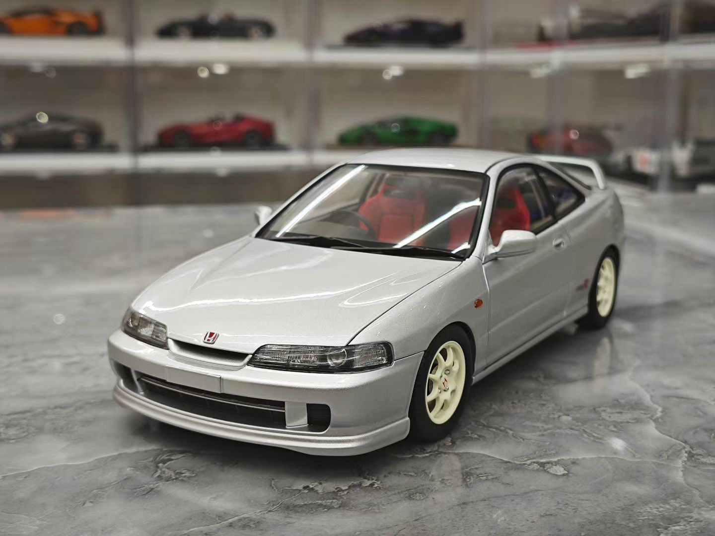 MH 1/18 Honda Civic Type R DC2
