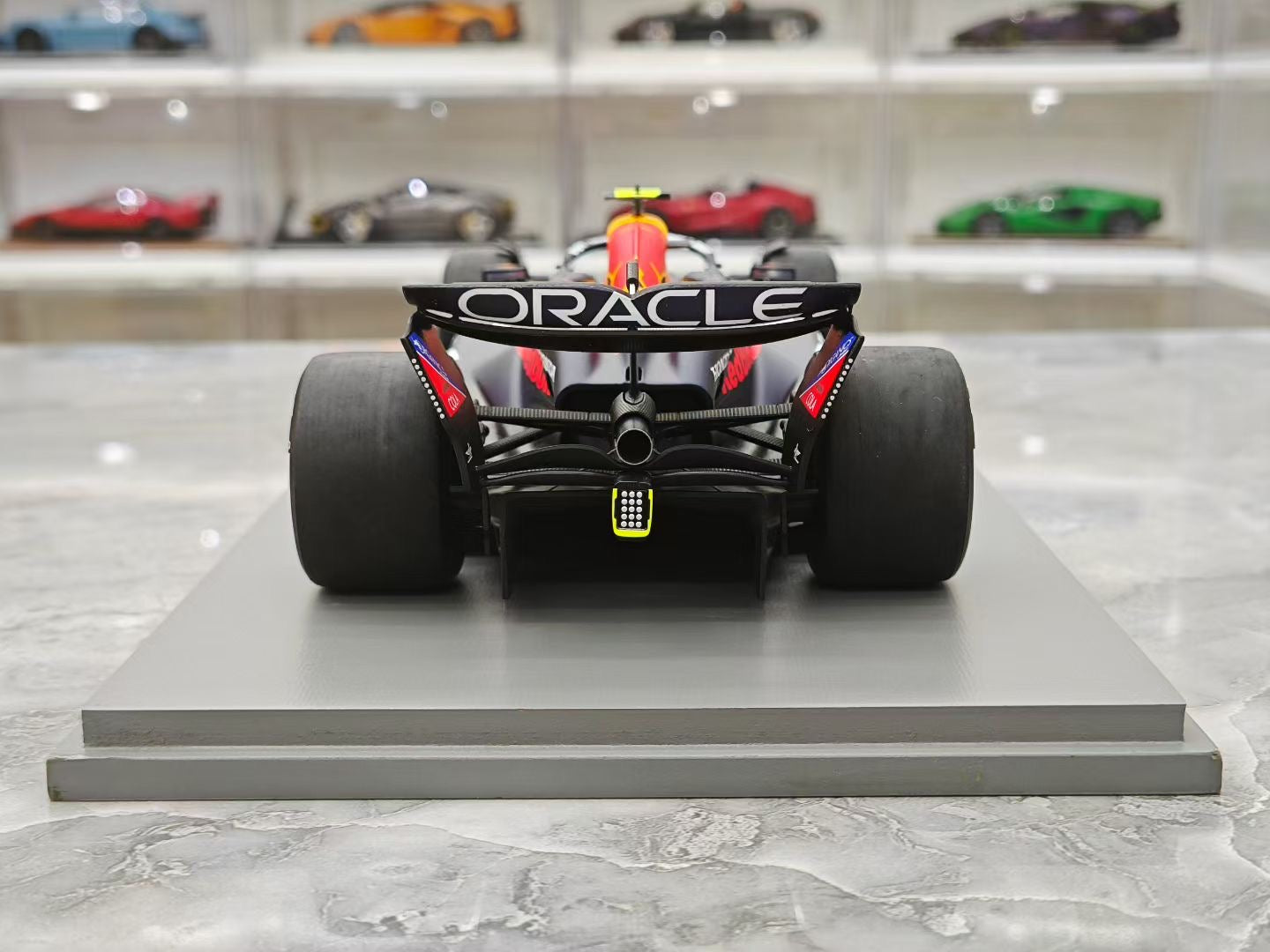 Spark 1/18 2024 Bahrain Grand Prix Victory RB20 Perez F1