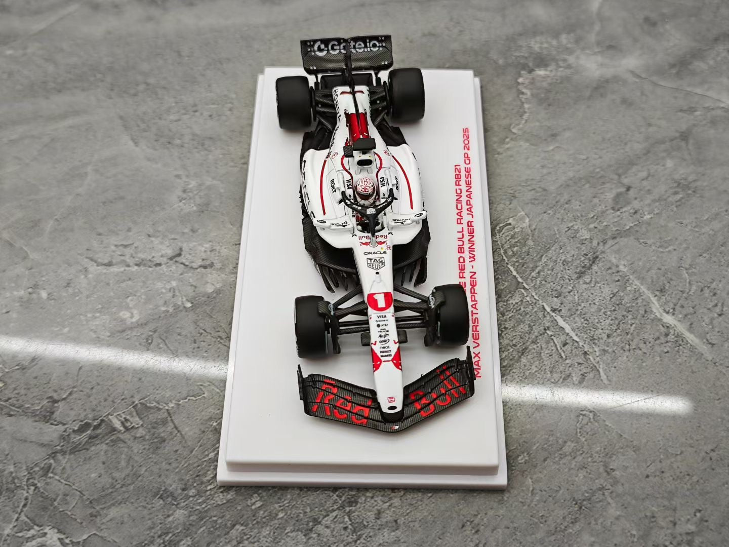 Minichamps 1/64 2025 Japanese Grand Prix Max Verstappen RB21 F1 Victory Model