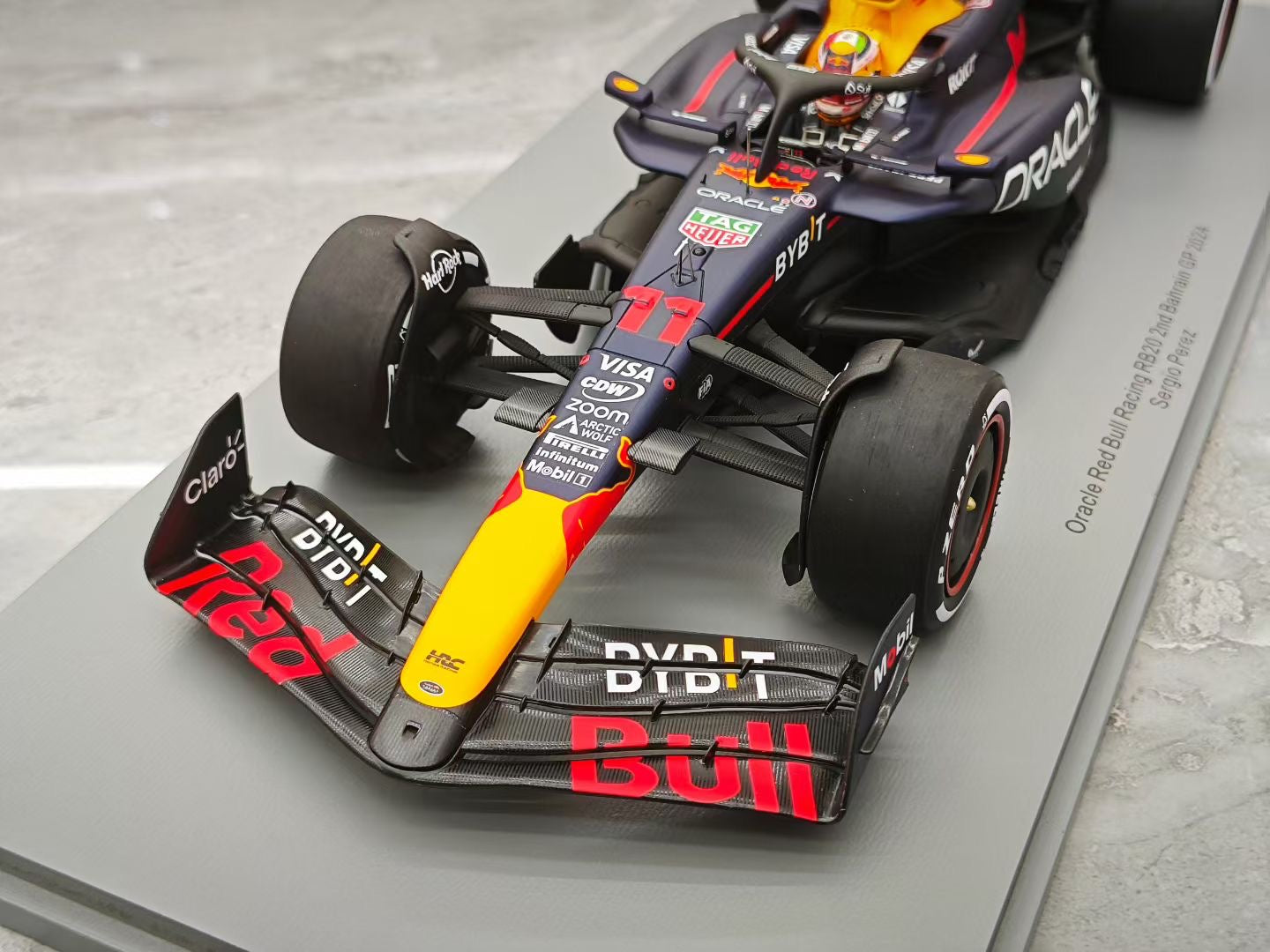 Spark 1/18 2024 Bahrain Grand Prix Victory RB20 Perez F1