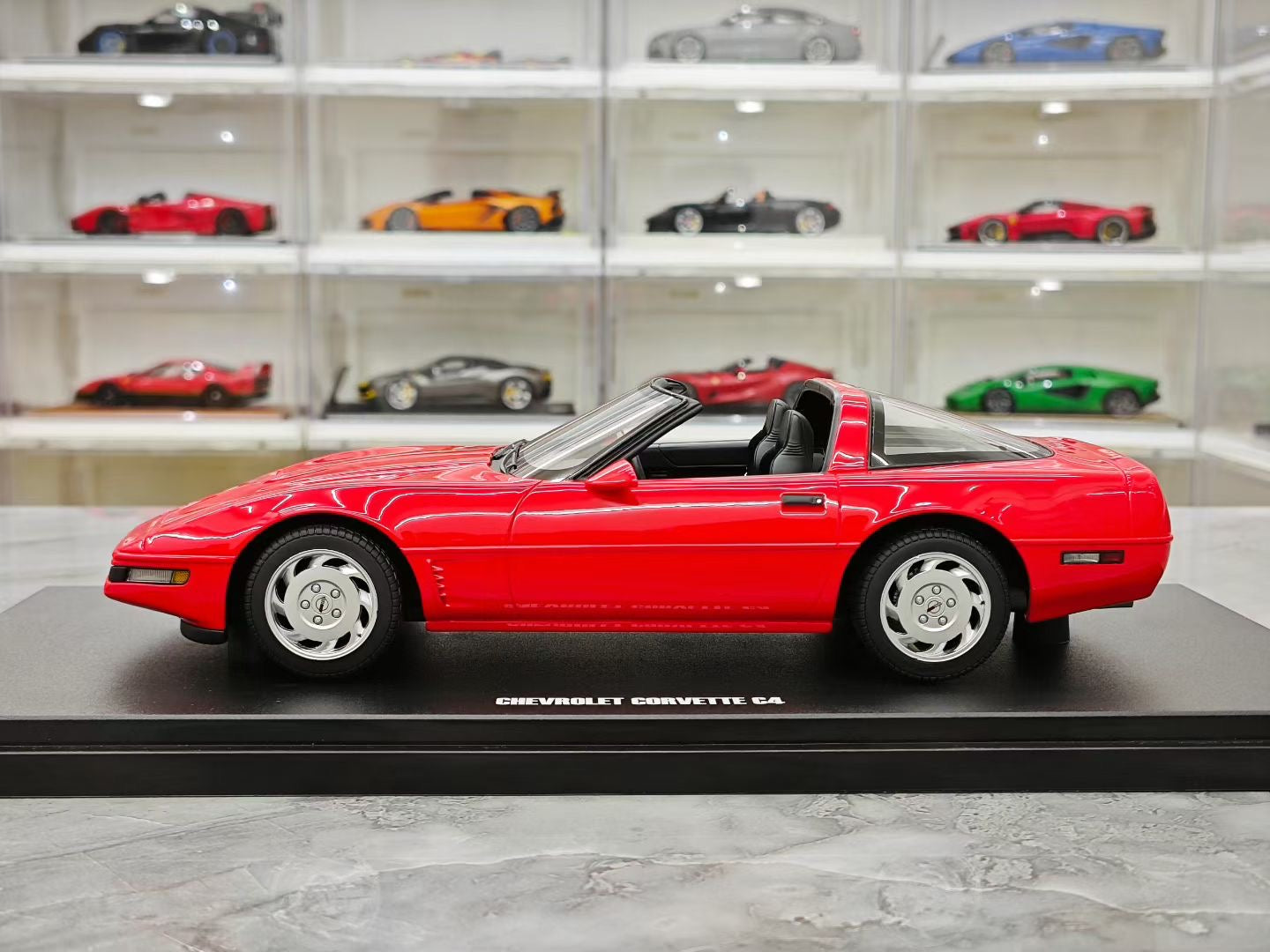 GT Spirit 1/18 1995 Chevrolet Corvette C4