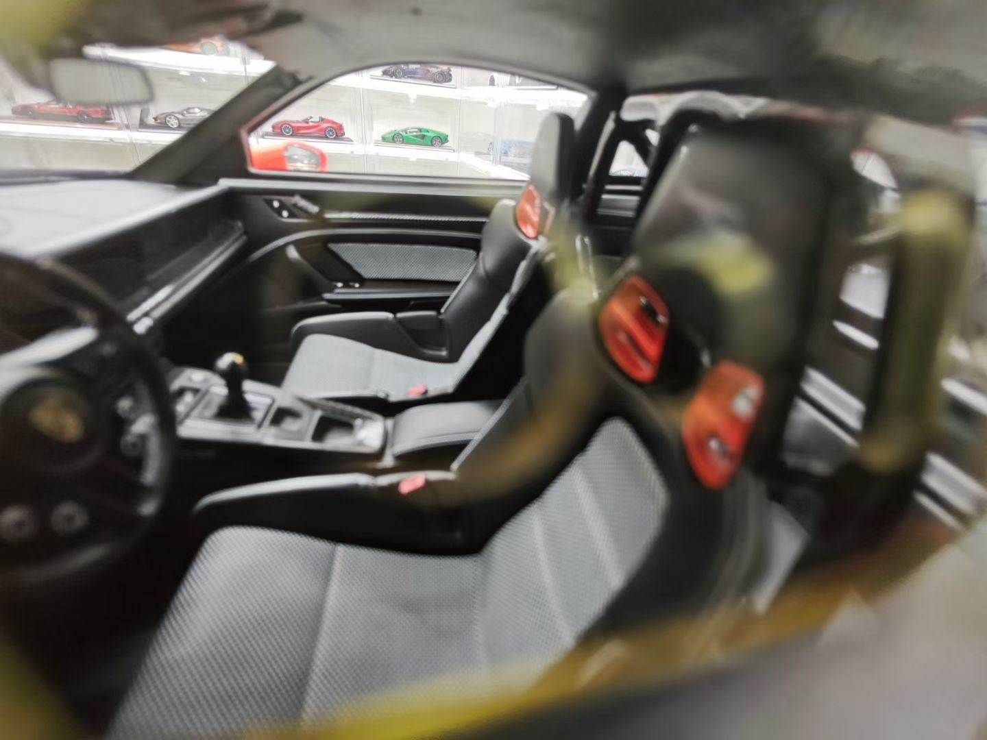 FUELME  1/18 Porsche 992 GT3 RS