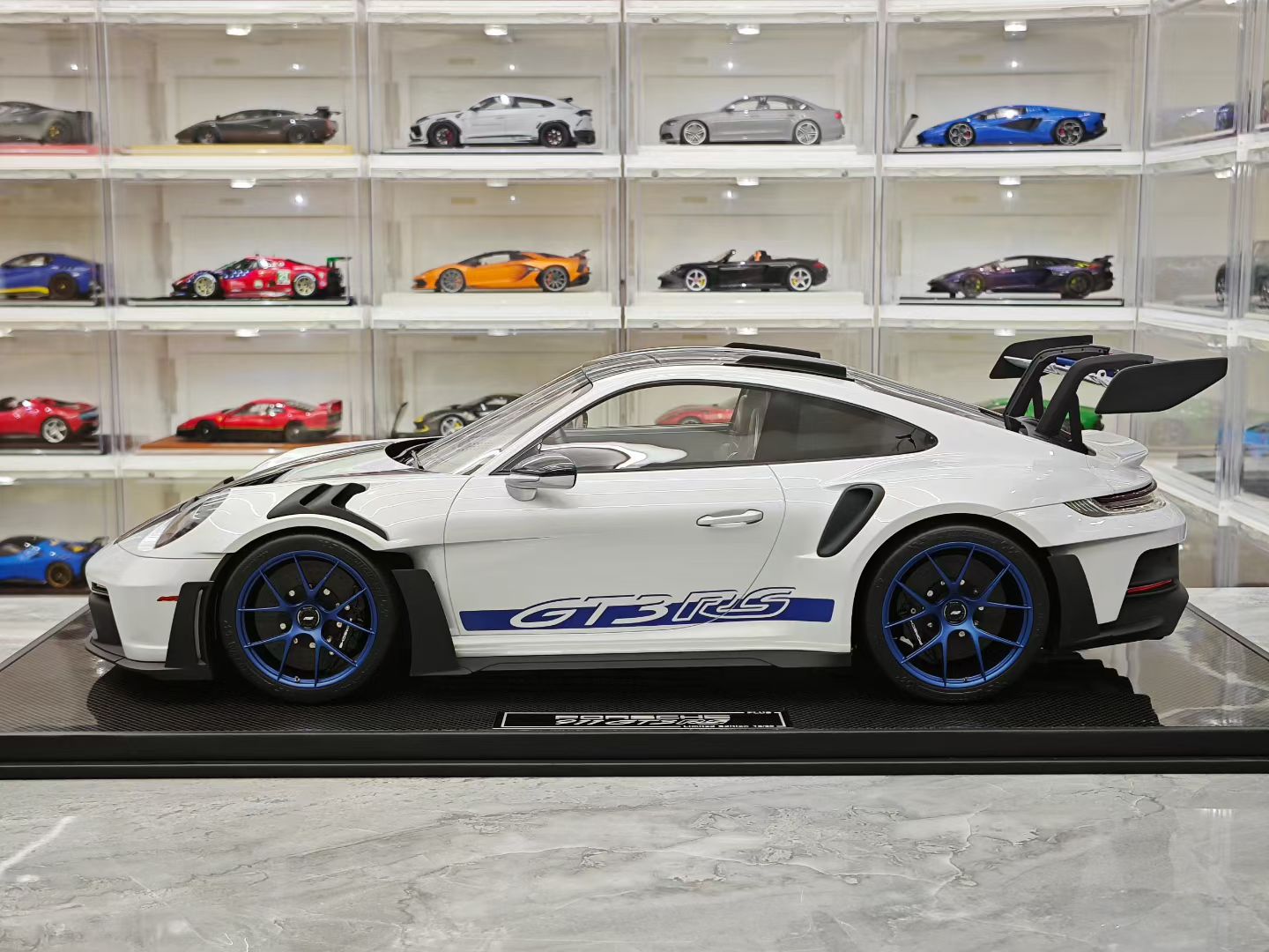 DM 1/8 Porsche 911 GT3RS Weissach Package Limited Edition Car Model