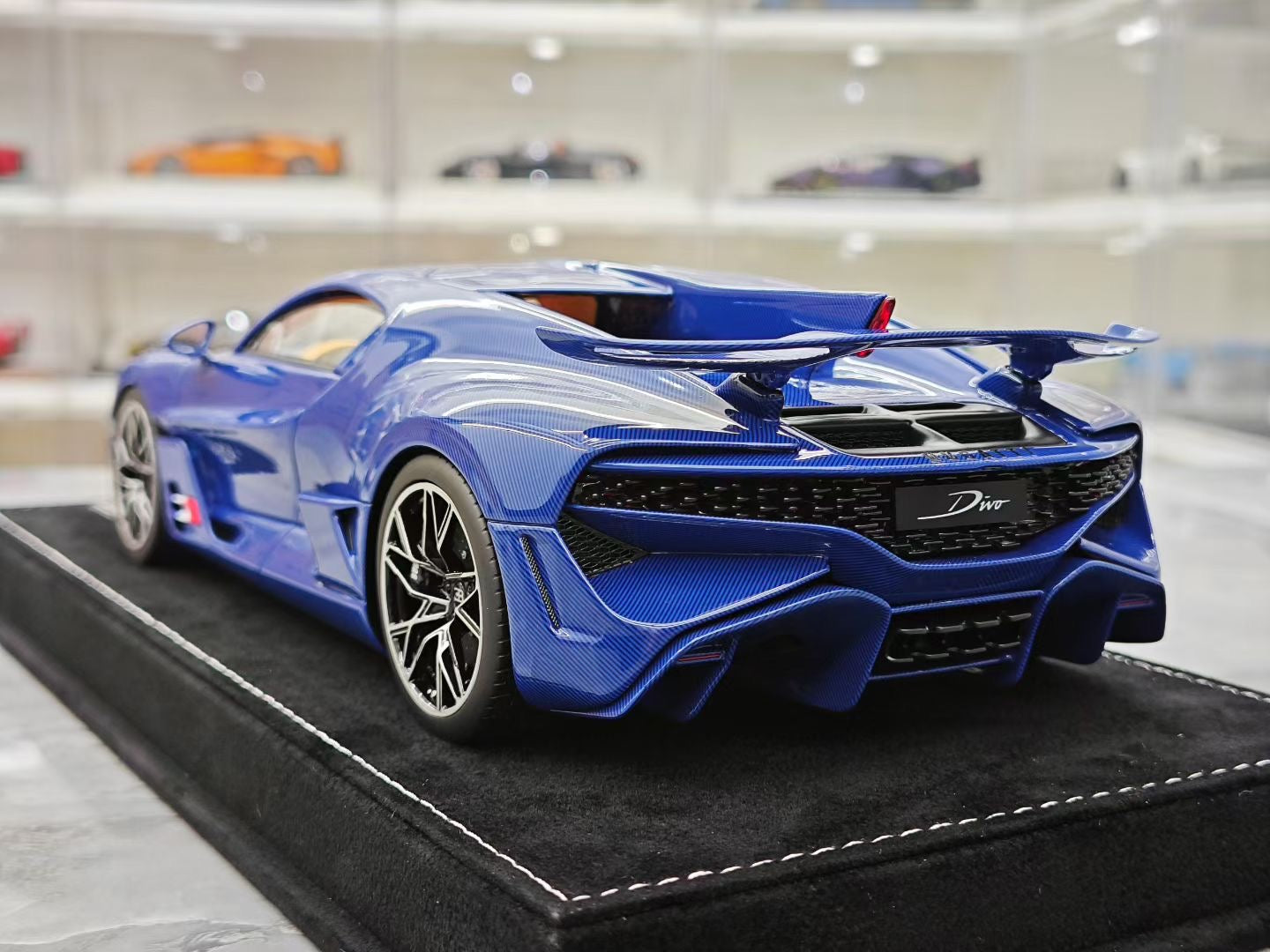 HH Model 1/18 Bugatti Divo Supercar