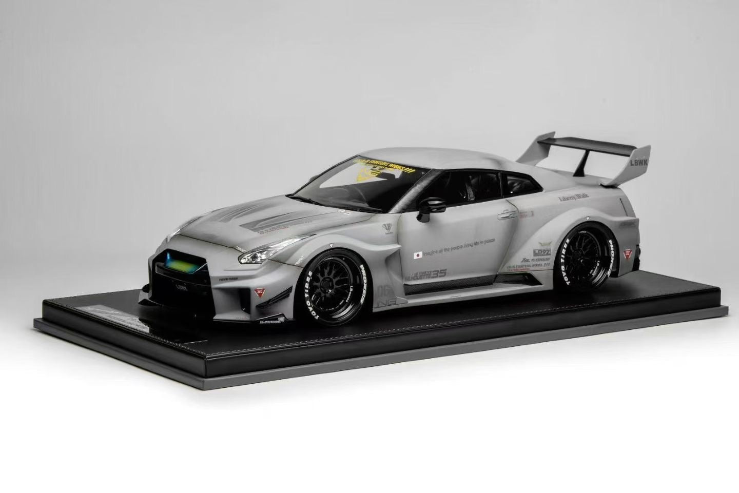IVY [New Product] Introduces the IVY Image Series: Customized LB-Silhouette Works GT Nissan 35GT-RR 1/12 Resin Car Model in Battle Gray