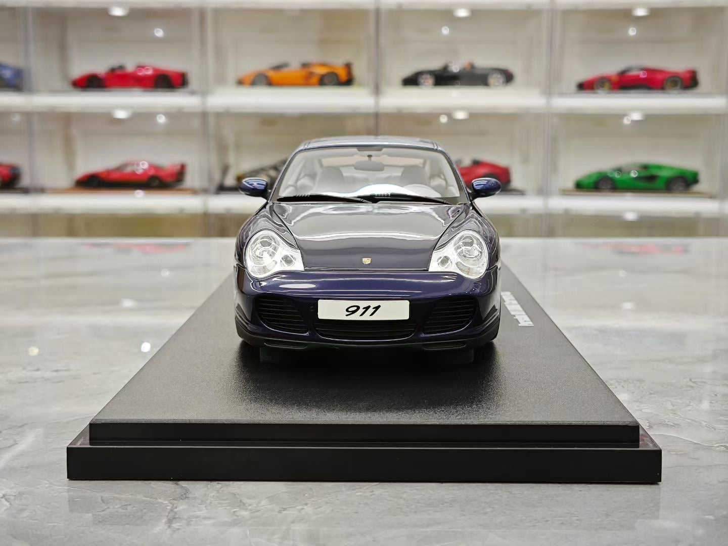 GT Spirit 1/18 Porsche 911 996.2 Carrera 4S