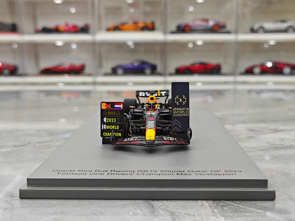 Spark 2023 Qatar – Red Bull RB19 – Verstappen (F1 World Champion) – 1:43 Scale