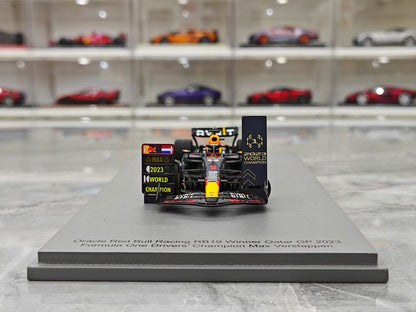 Spark 2023 Qatar – Red Bull RB19 – Verstappen (F1 World Champion) – 1:43 Scale