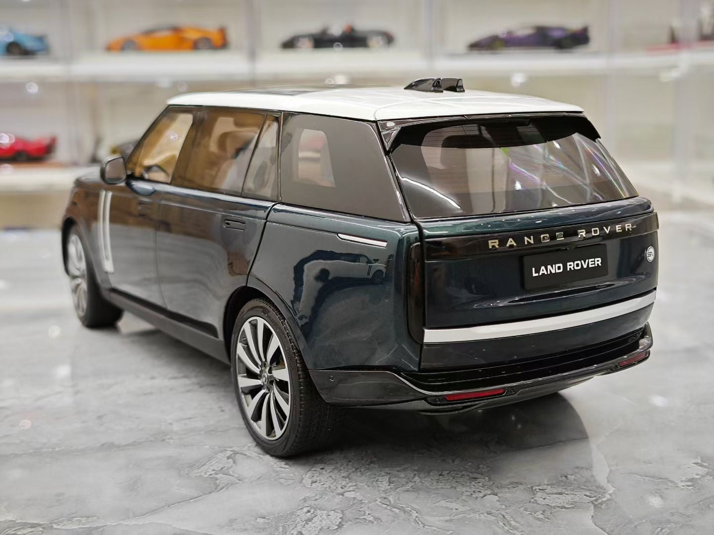 LCD 1/18 Land Rover Range Rover Grand Creation Long Wheelbase Edition