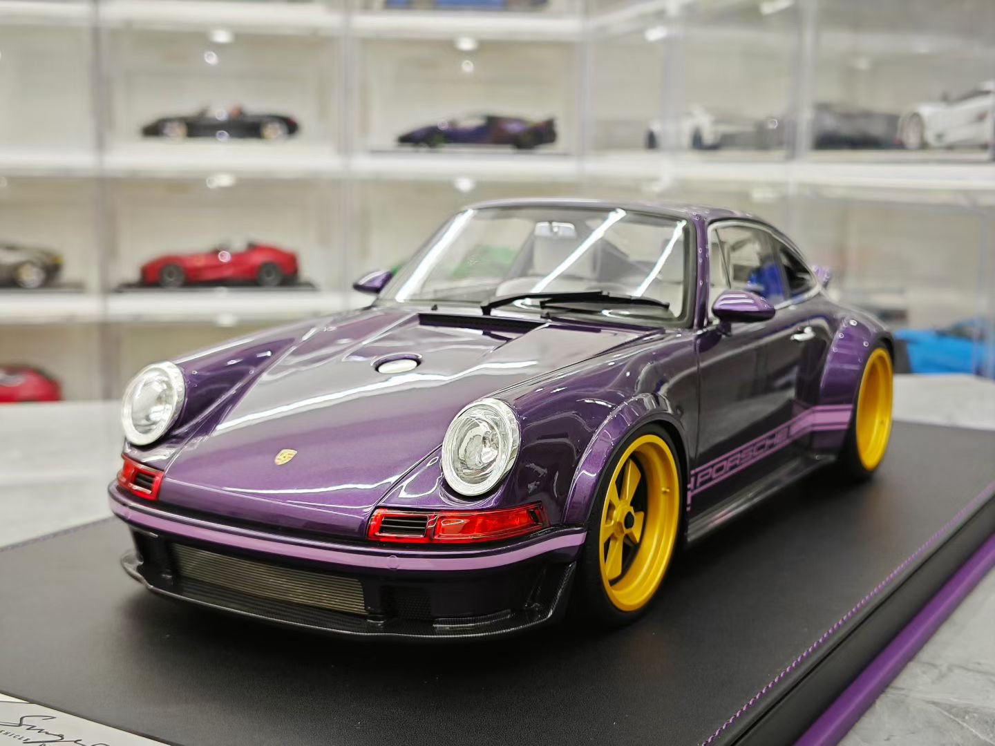 IVY 1/12 Porsche 911 Singer DLS