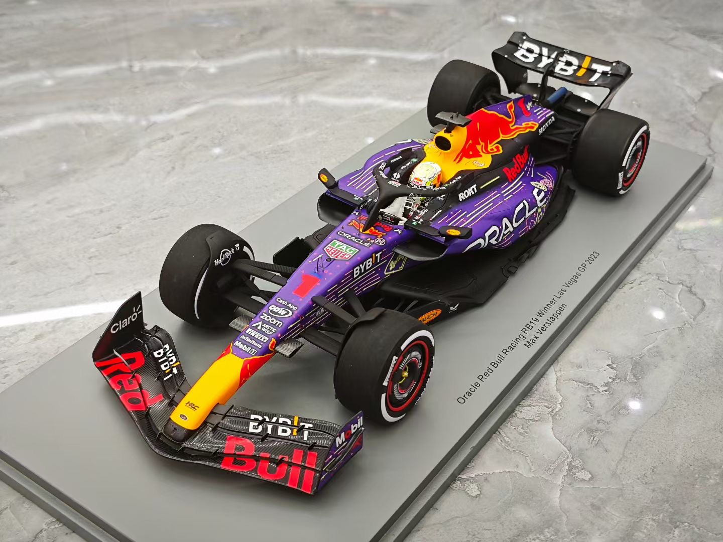 Spark 1/18 2023 Las Vegas RB19 Victory Verstappen F1