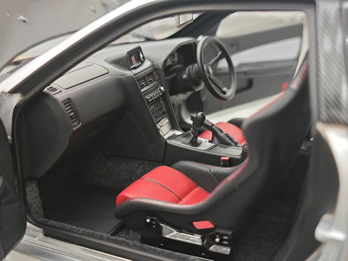 MOTORHELIX 1/18 Nissan GTR R34 Skyline