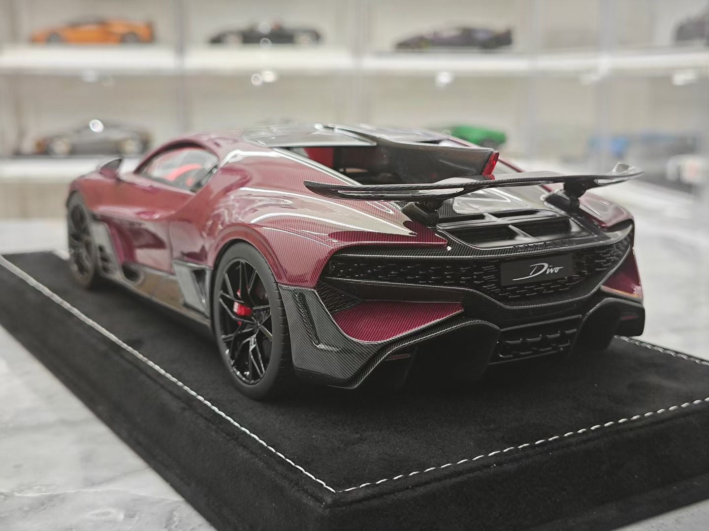 HH Model 1/18 Bugatti Divo Supercar