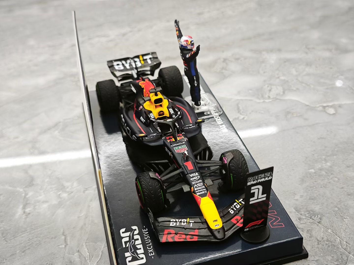 Minichamps 2024 Brazilian GP Red Bull RB20 Verstappen F1 Special Edition 1:43