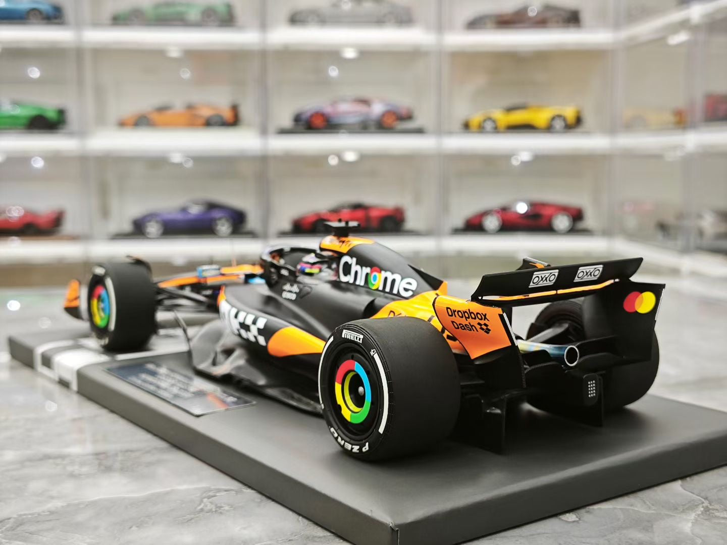 Minichamps 2025 Hungarian GP MCL39 Piastri F1 1:18