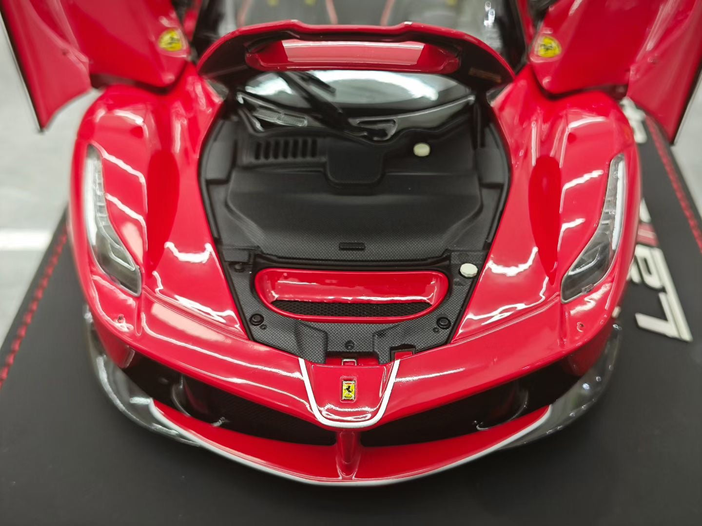 BBR 1/18 Ferrari LaFerrari Convertible Alloy Black Wheels