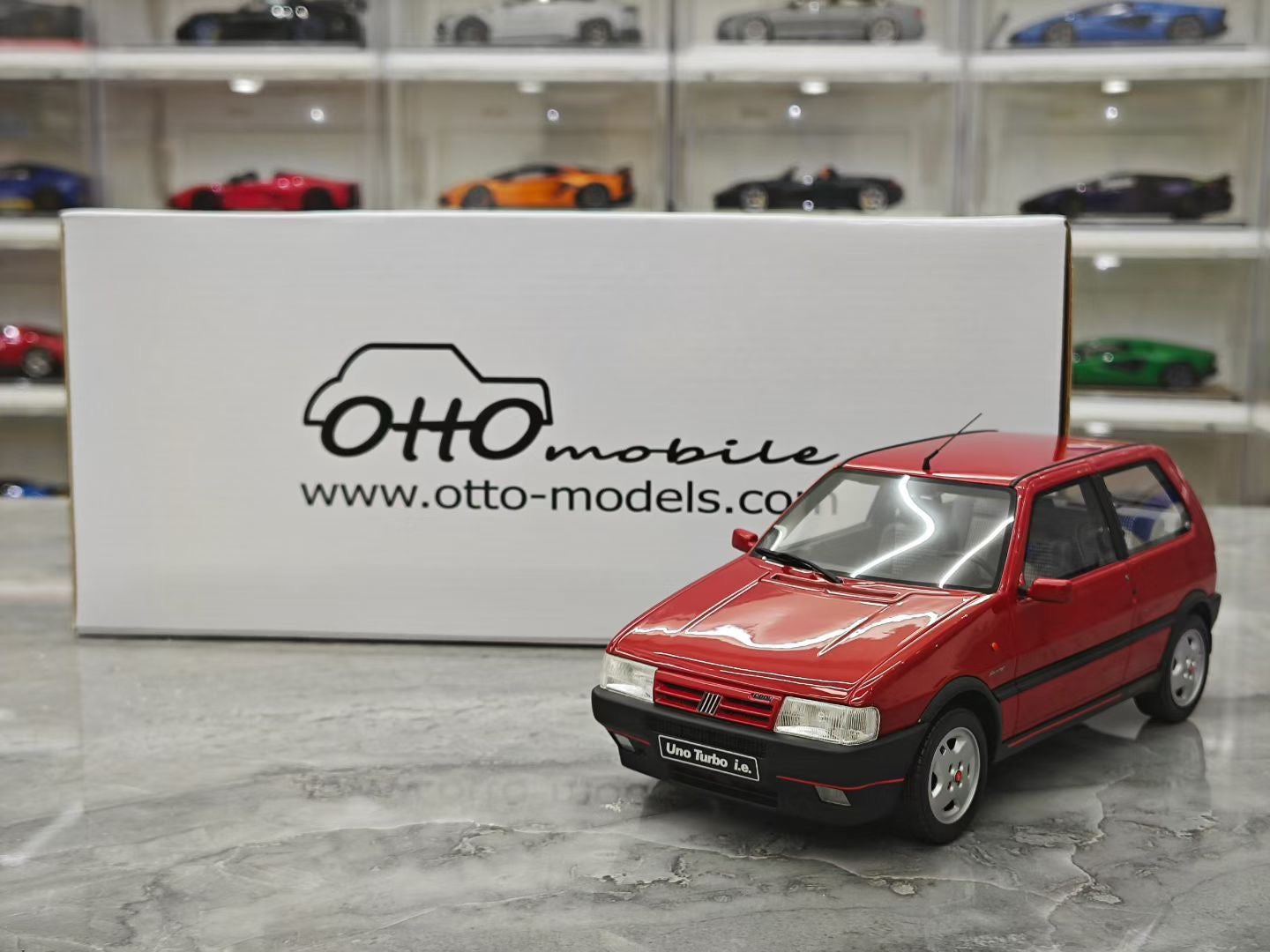 OTTO 1/18 Sofia FIAT UNO TURBO i.e