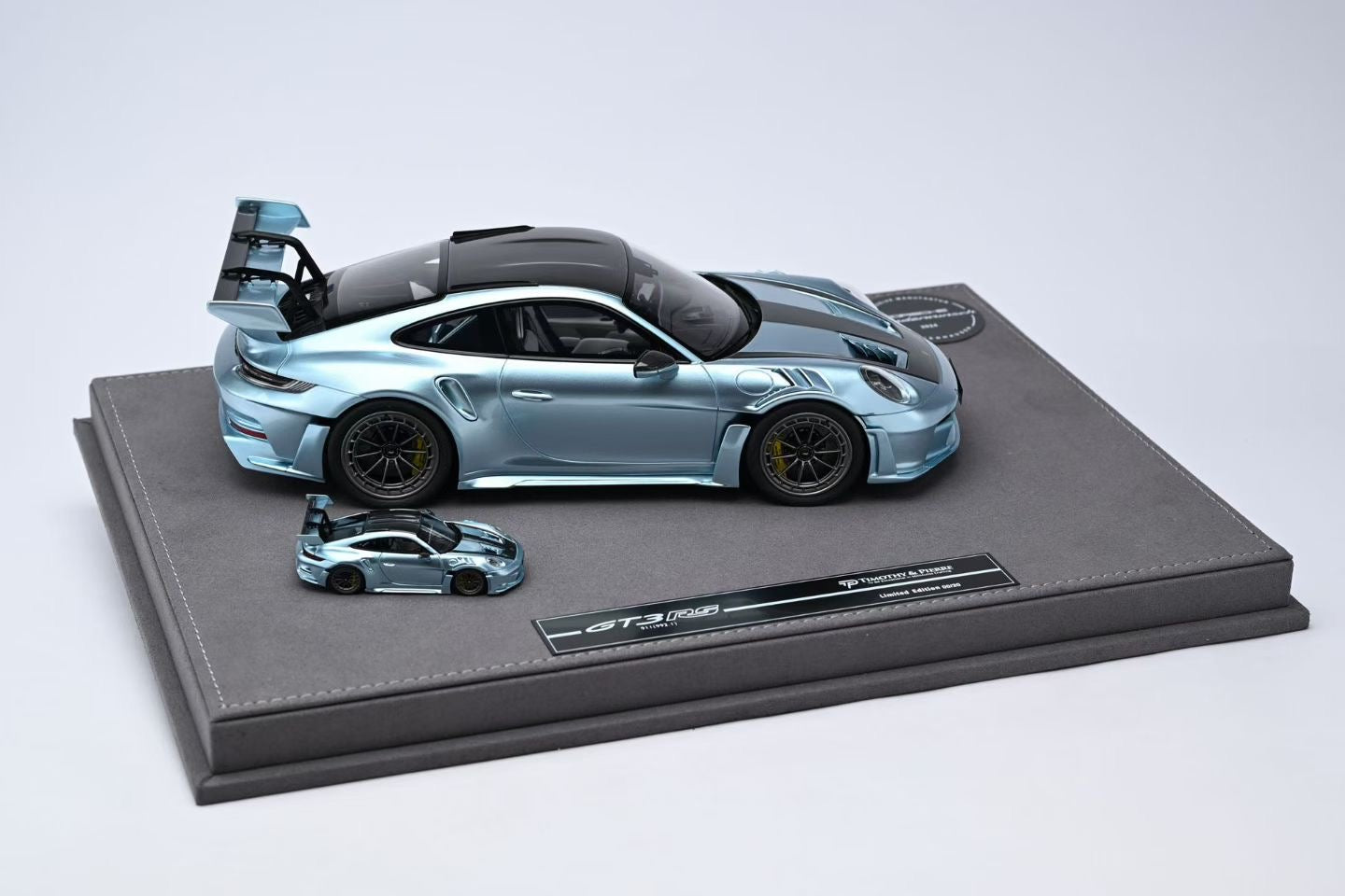 T & P High-End Resin Porsche 911 GT3 RS Sonderwunsch 1/18, 1/64