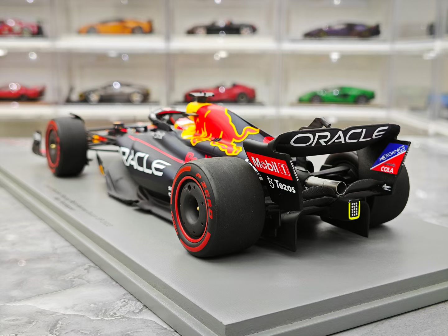 Spark 1/18 2022 Dutch Grand Prix Oracel RB18B Verstappen F1