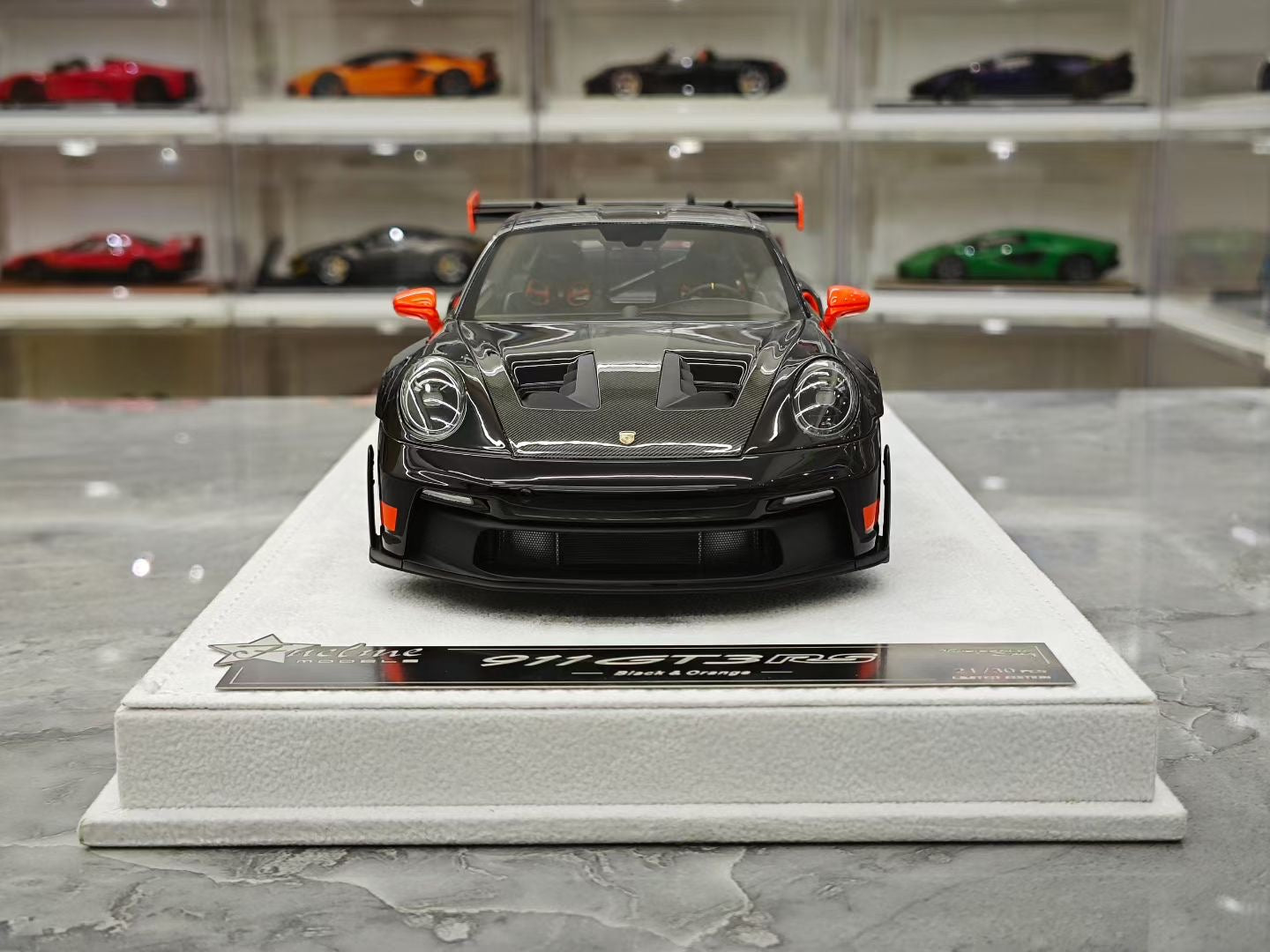 FUELME  1/18 Porsche 992 GT3 RS
