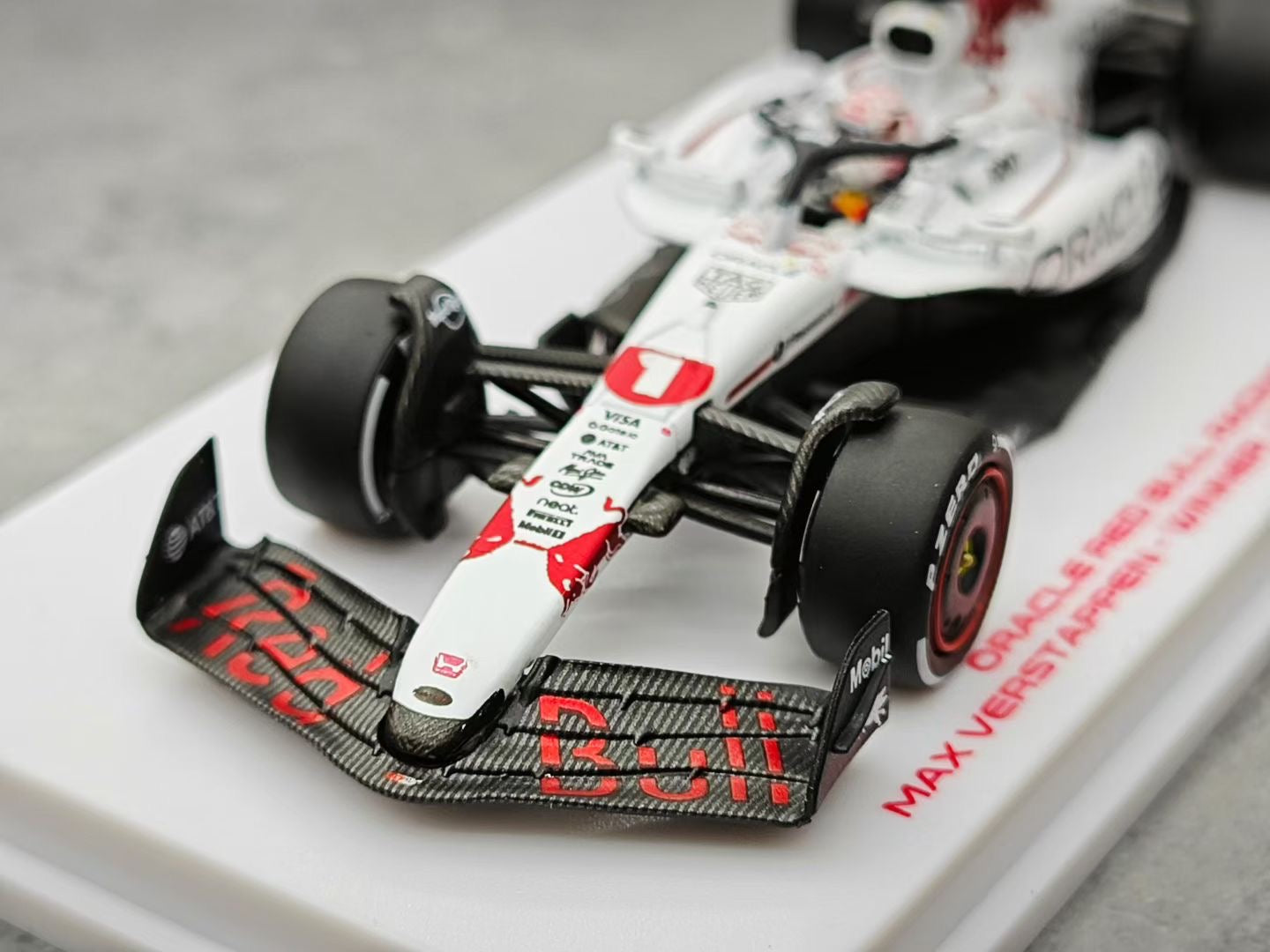 Minichamps 1/64 2025 Japanese Grand Prix Max Verstappen RB21 F1 Victory Model