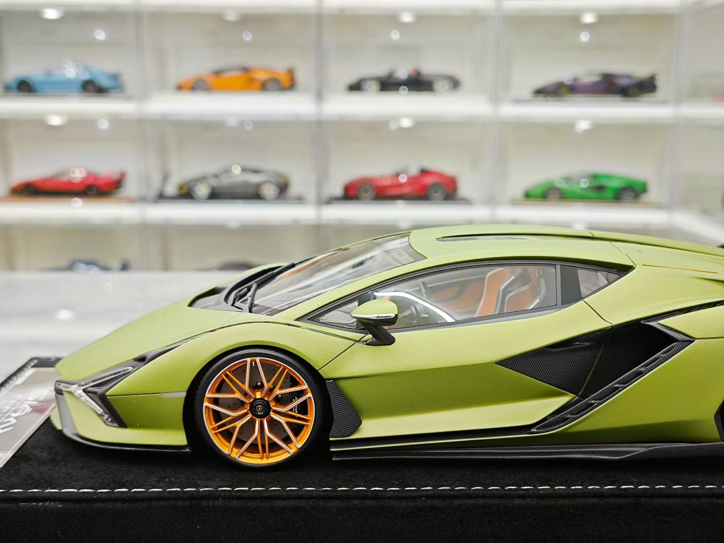 HH Model 1/18 Lamborghini Sian FKP 37