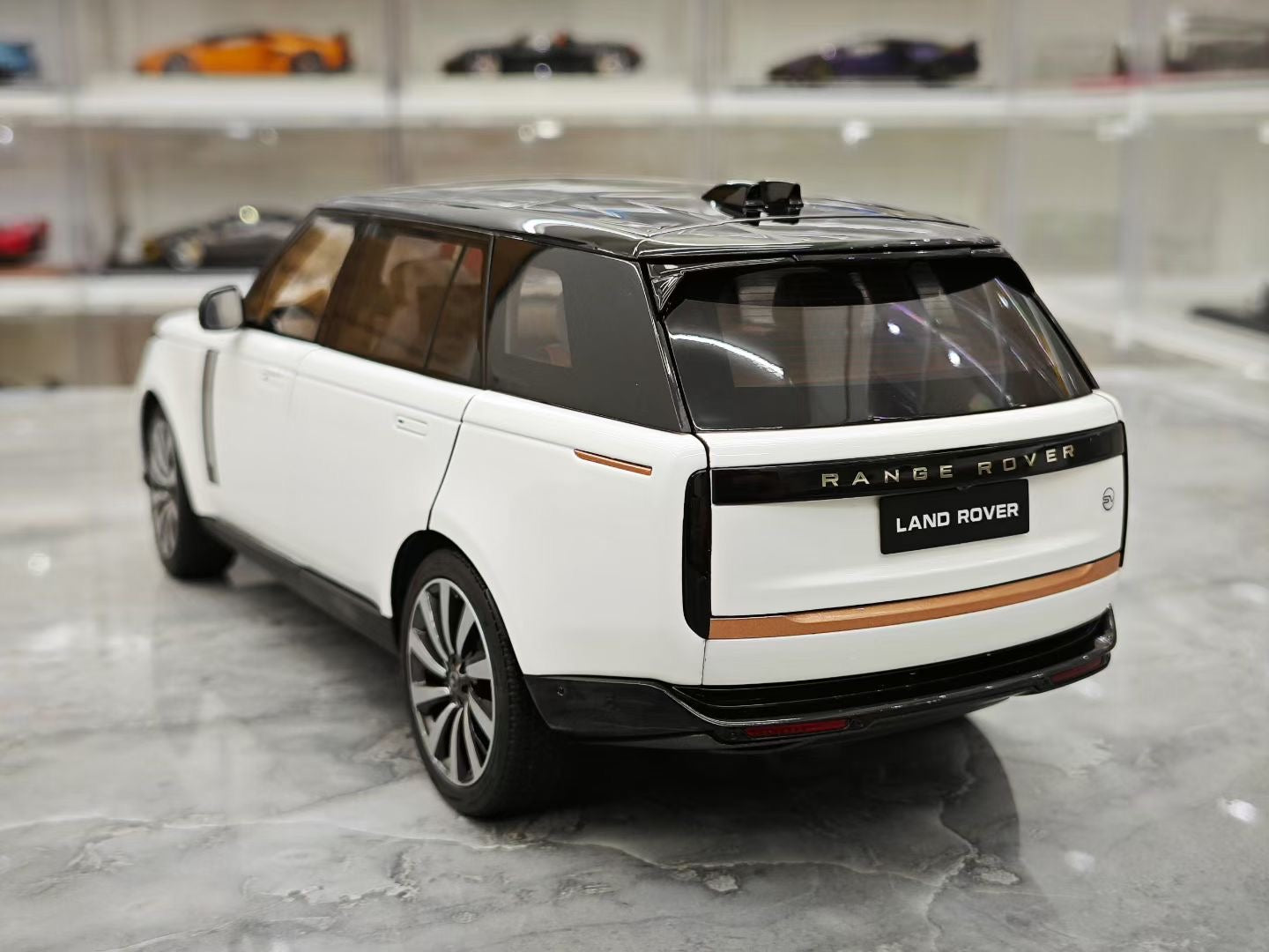 LCD 1/18 Land Rover Range Rover Grand Creation Long Wheelbase Edition