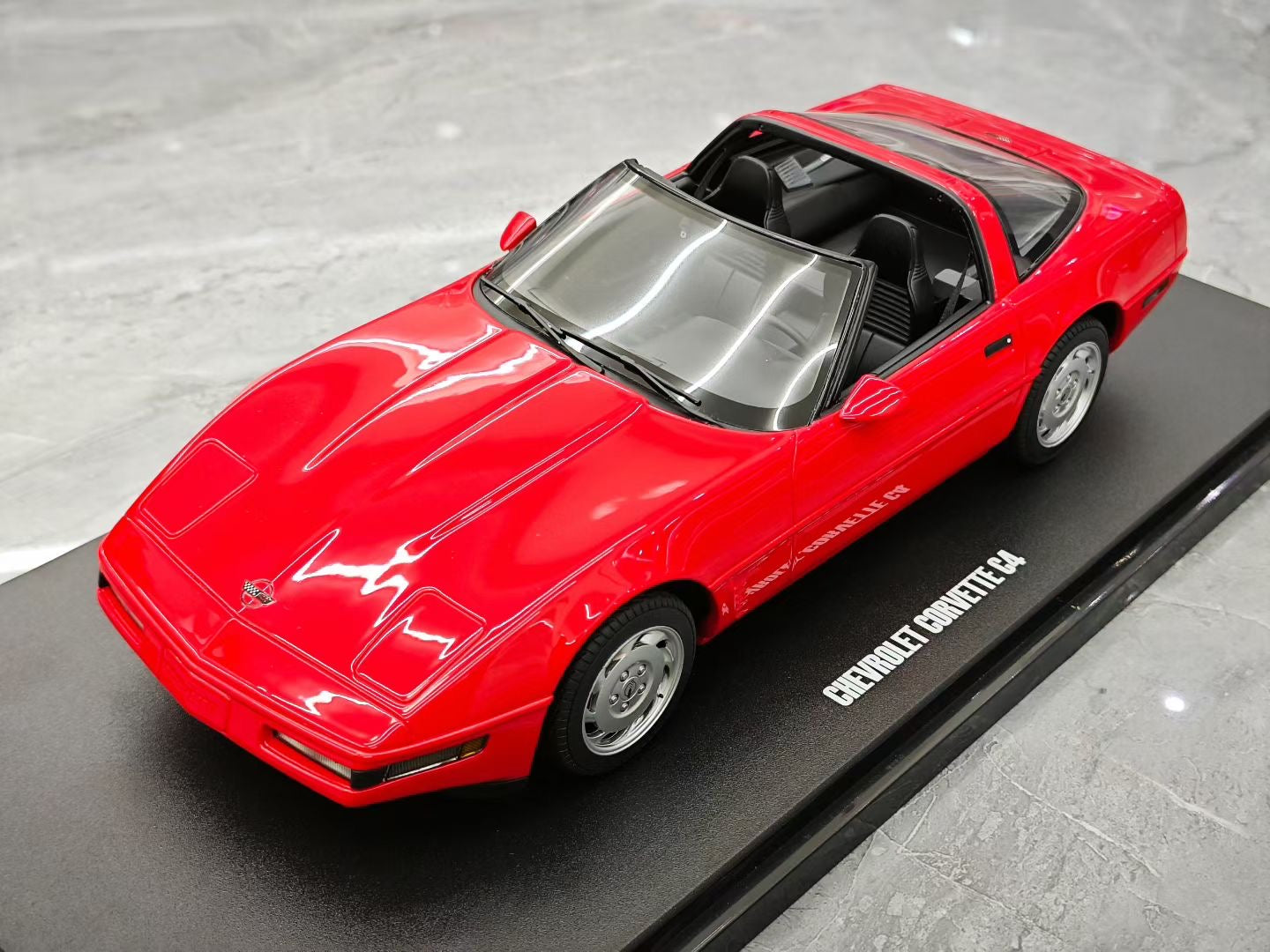 GT Spirit 1/18 1995 Chevrolet Corvette C4