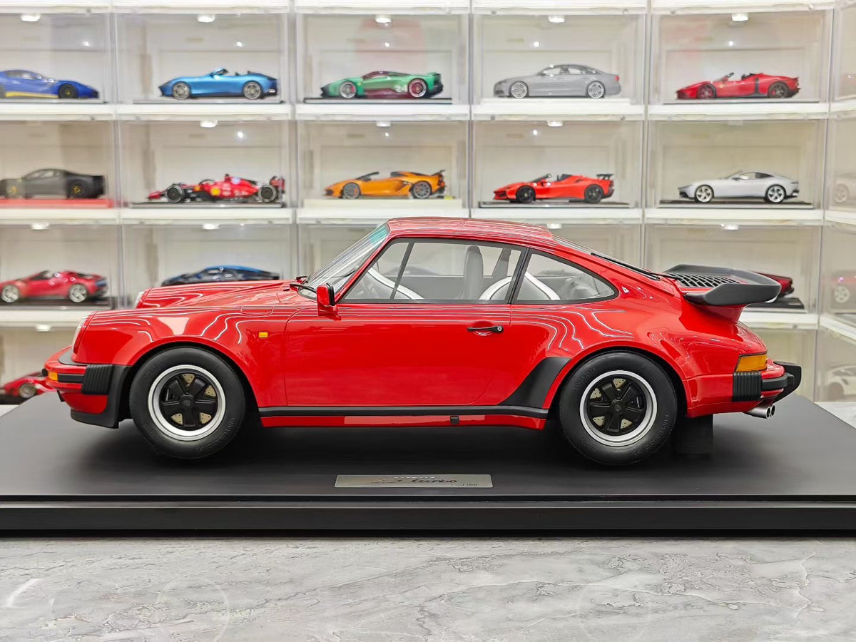 GT Spirit Porsche 911 [930] Turbo 3.3 (1:8 scale resin model)