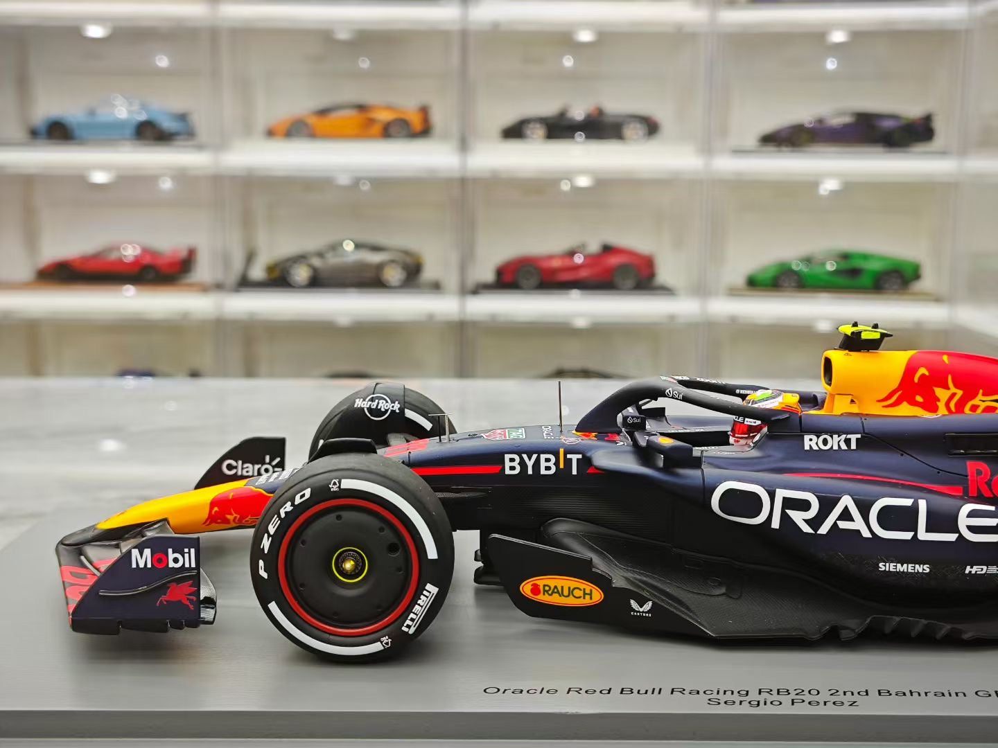 Spark 1/18 2024 Bahrain Grand Prix Victory RB20 Perez F1