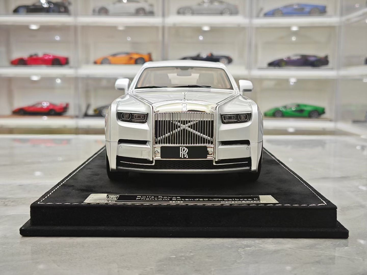 HH Model 1/18 Rolls-Royce Phantom VIII