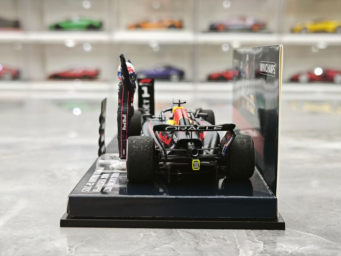 Minichamps 2025 Italian GP (Monza) Red Bull RB21 – Max Verstappen – F1 Special Edition 1:43