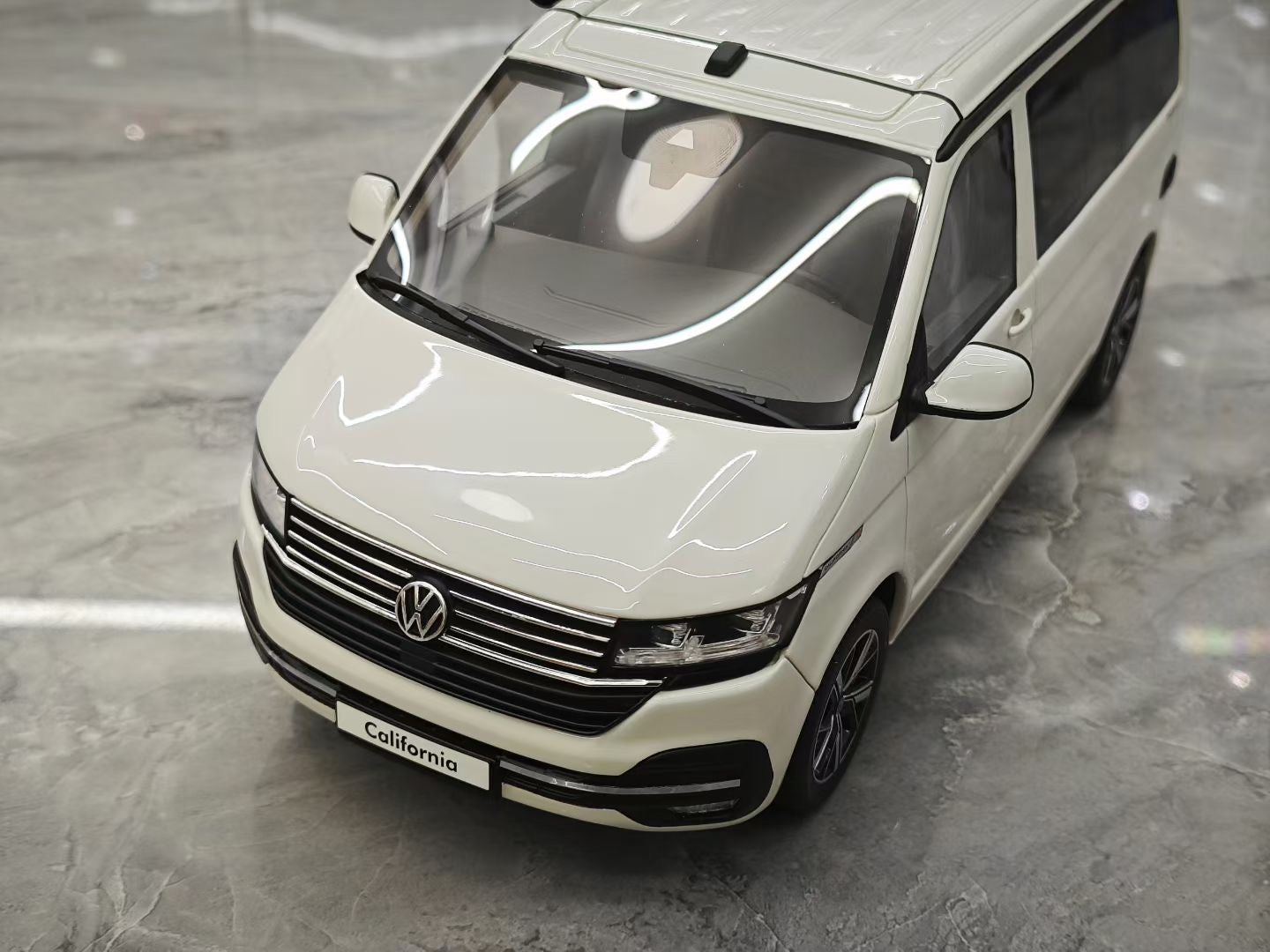 OTTO 1/18 Volkswagen T6.1