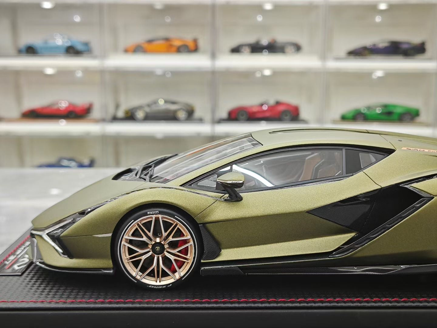 MR 1/18 Lamborghini Sian FKP 37