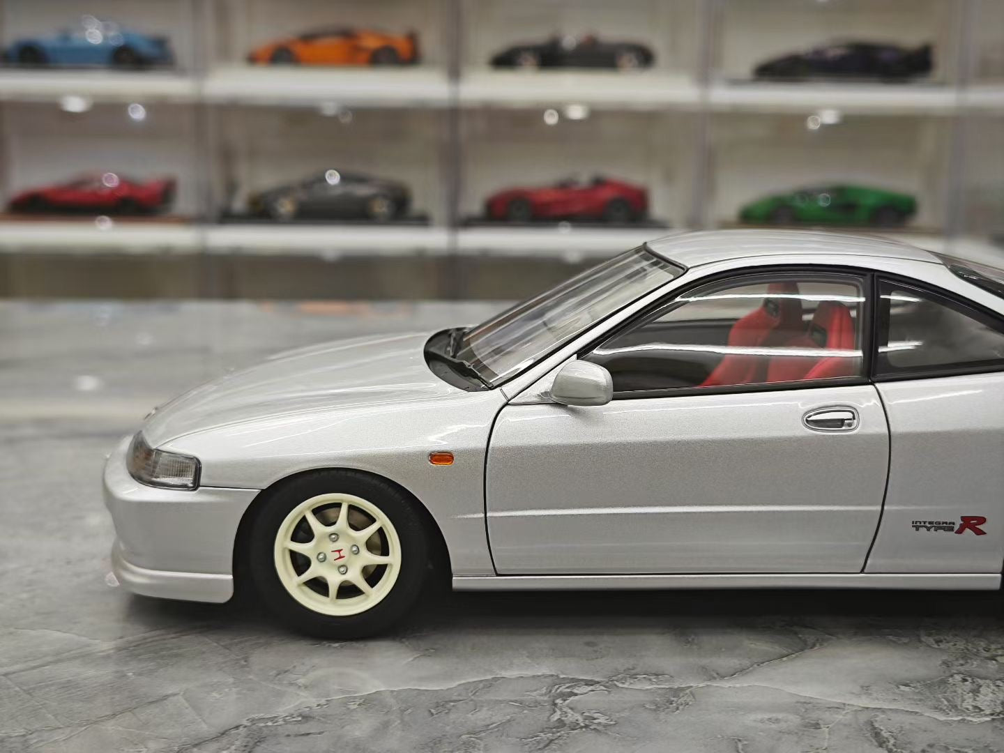 MH 1/18 Honda Civic Type R DC2