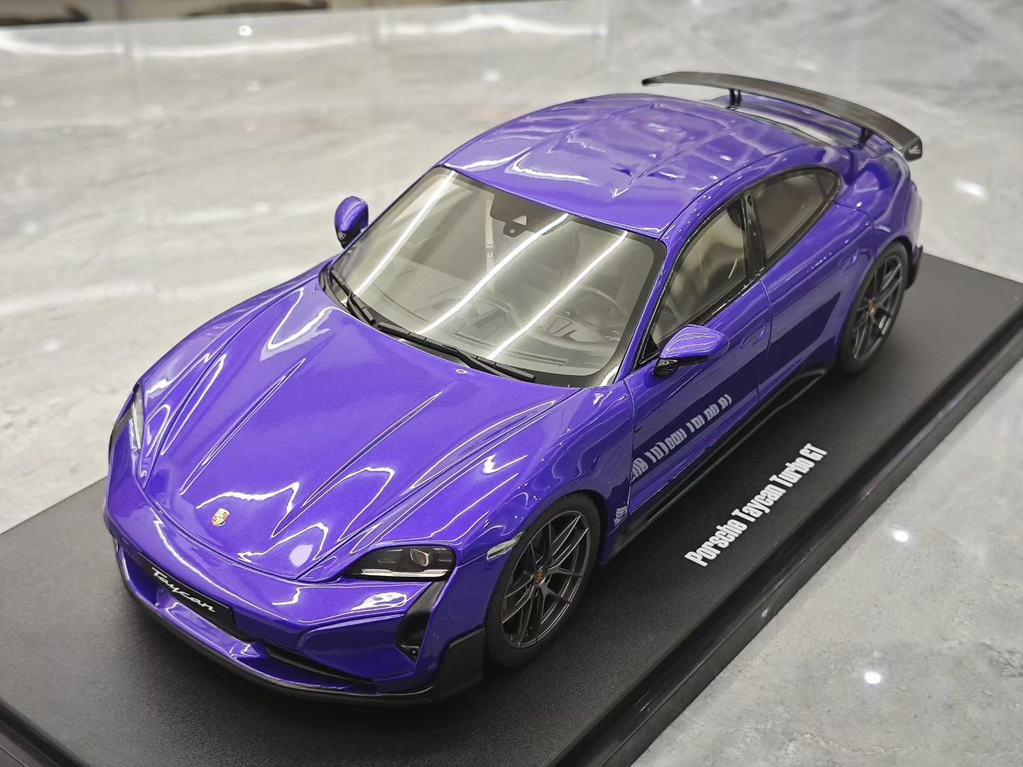 GT Spirit 1/18 Porsche 911 TAYCAN TURBO GT