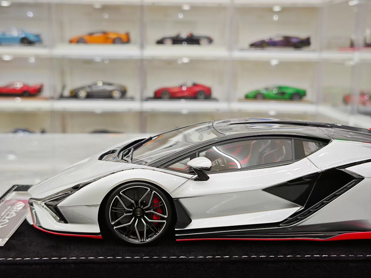 HH Model 1/18 Lamborghini Sian FKP 37