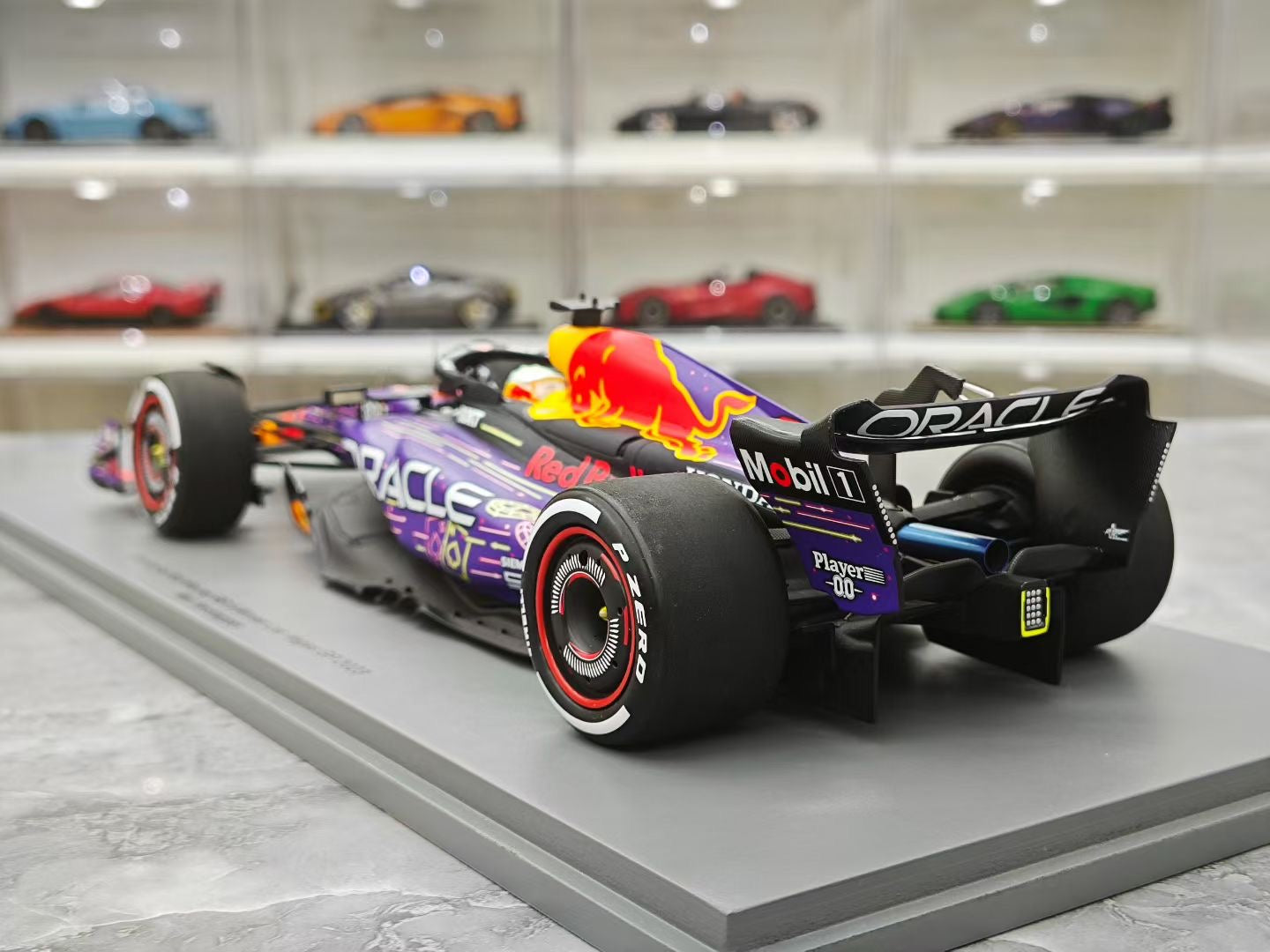 Spark 1/18 2023 Las Vegas RB19 Victory Verstappen F1