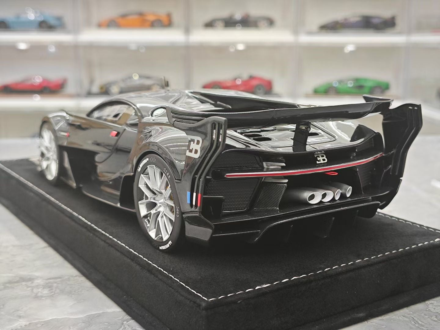 HH Model 1/18 Bugatti Vision G T