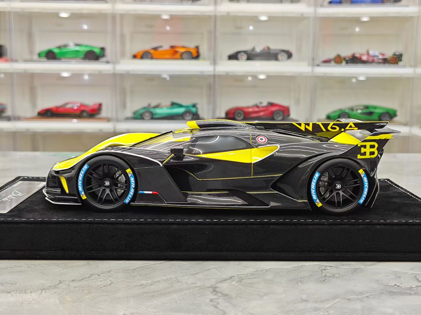 HH Model 1/18 Bugatti Bolide Fireball