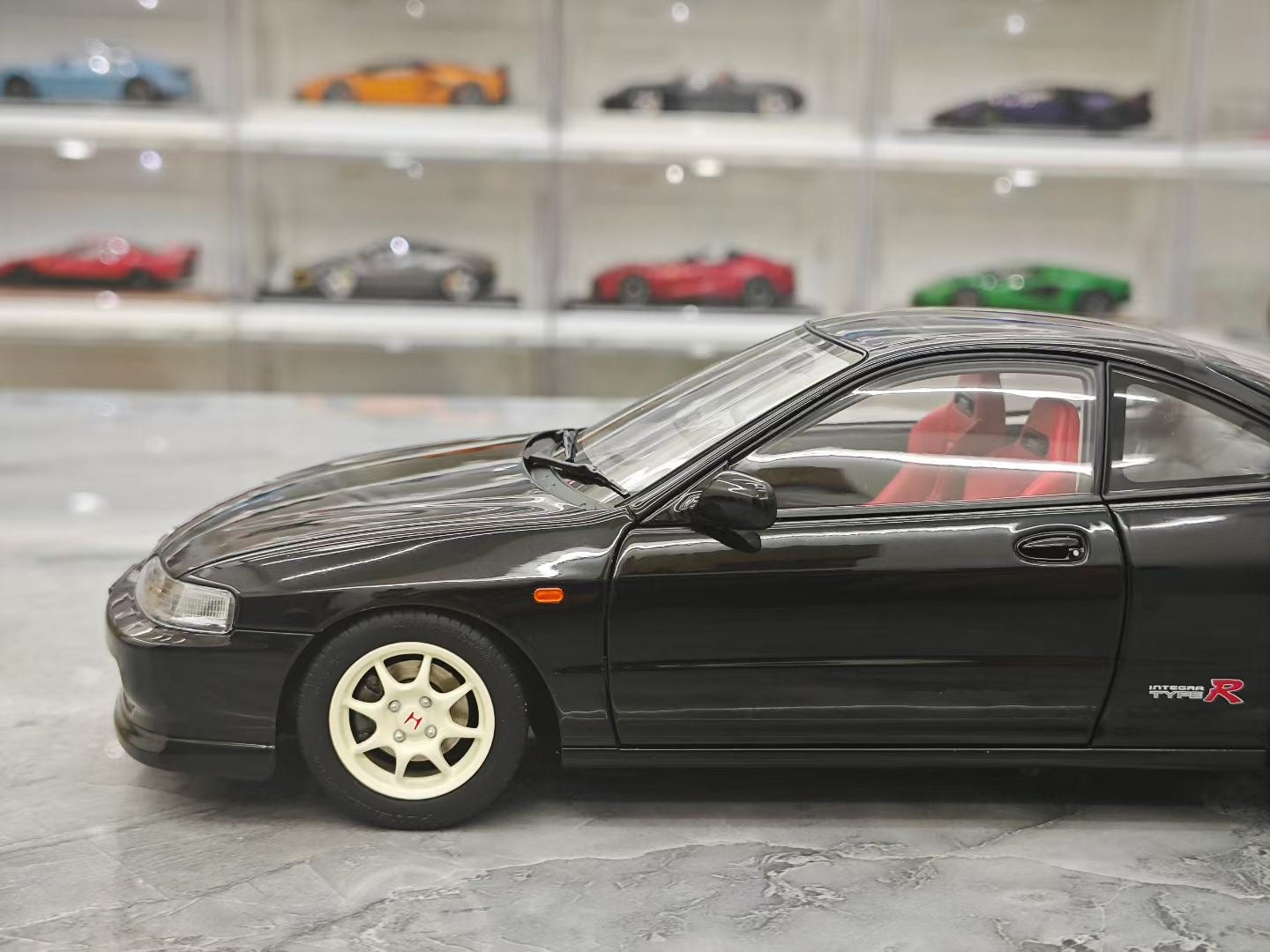 MH 1/18 Honda Civic Type R DC2