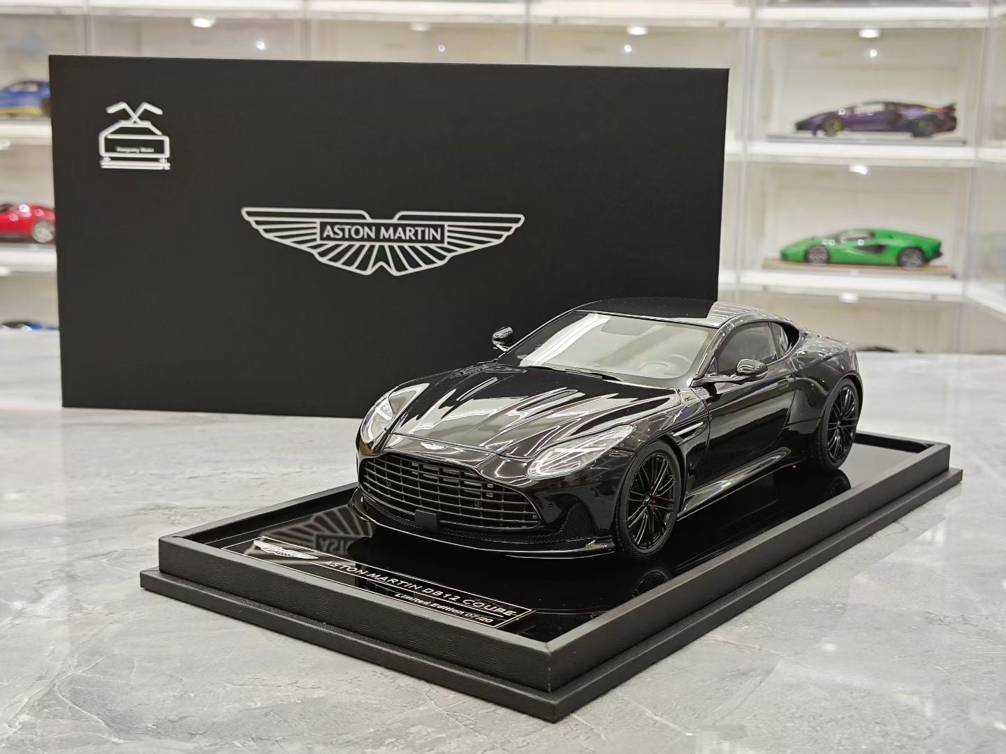 MH 1/18 Aston Martin DB12 COUPE