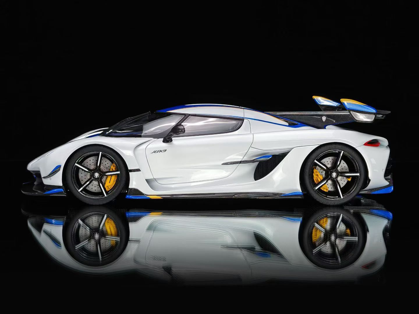 Frontiart 1/18 Koenigsegg Jesko Crystal White