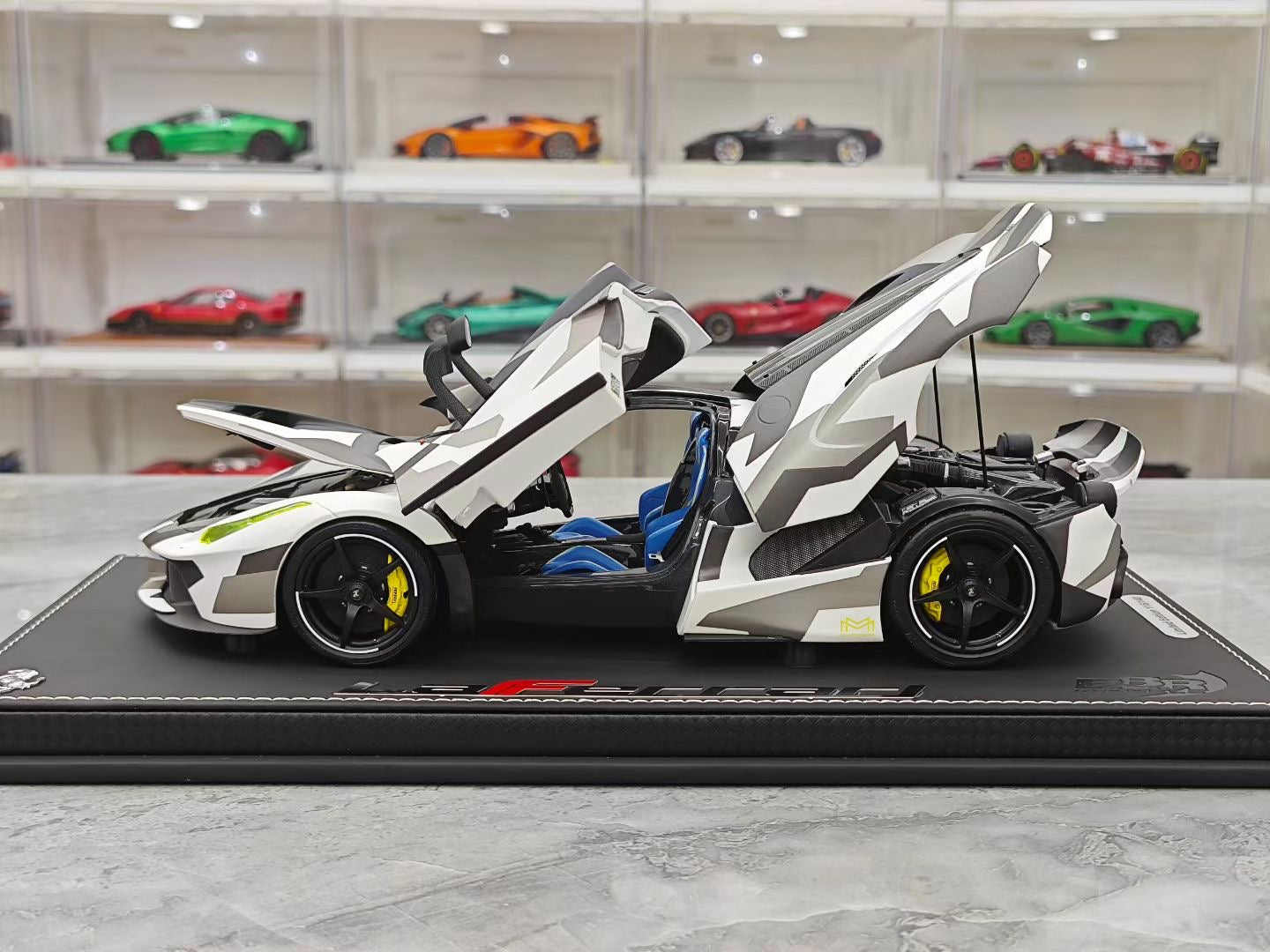 BBR 1/18 Ferrari LaFerrari Alloy Fully Deployed