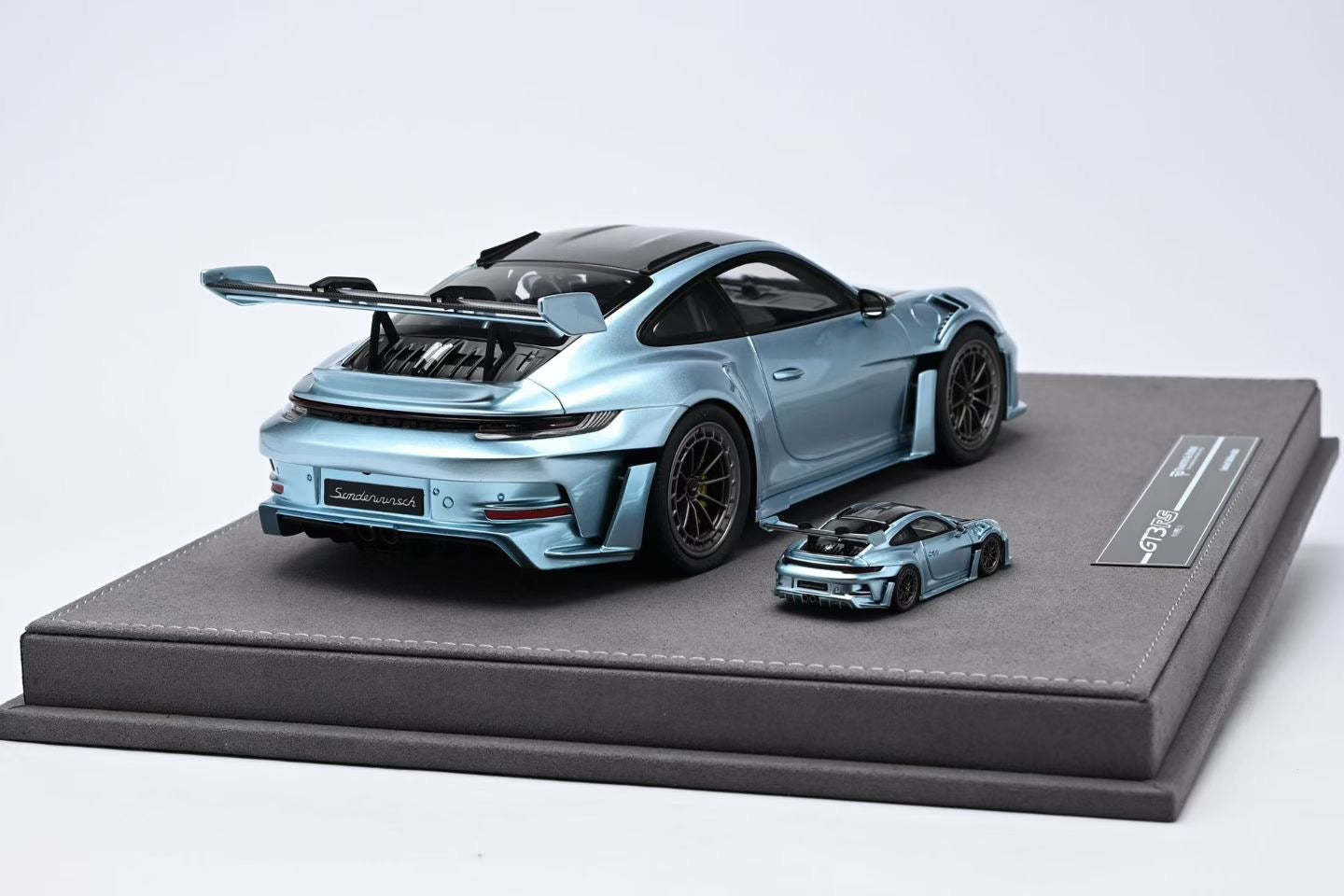 T & P High-End Resin Porsche 911 GT3 RS Sonderwunsch 1/18, 1/64
