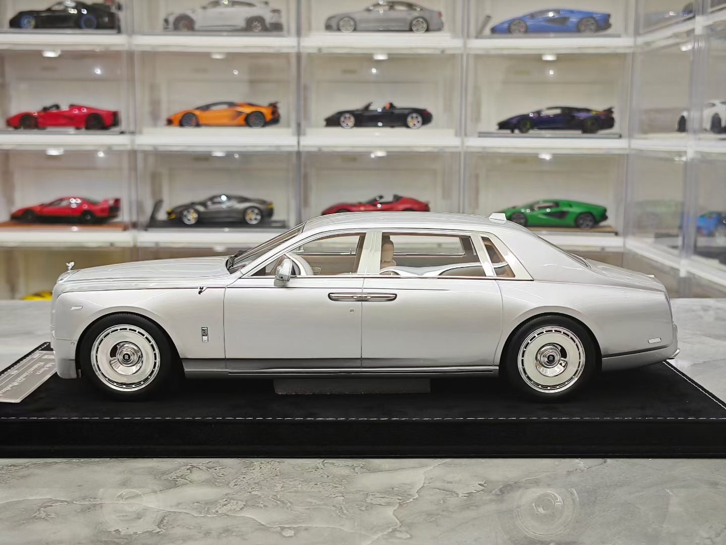 HH Model 1/18 Rolls-Royce Phantom VIII