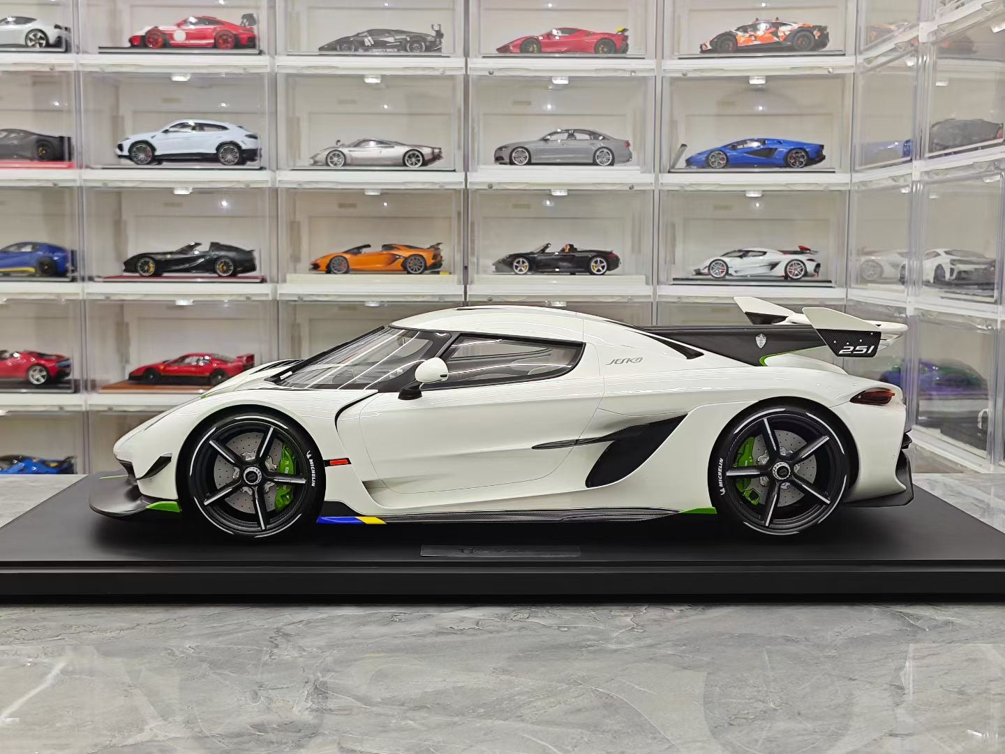 GT Spirit 1/8 Koenigsegg Jesko Resin